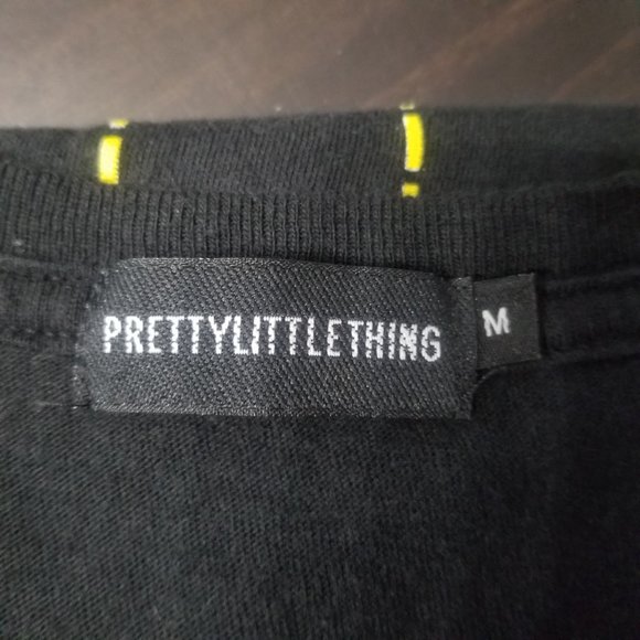 PRETTYLITTLETHING Graphic Tees - Picture 9 of 9